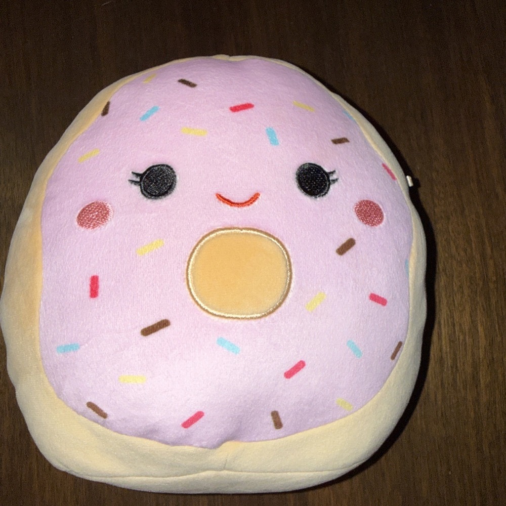 Squishmallows Dabria The‎ Donut With Sprinkles 7 Inch Squishmallow